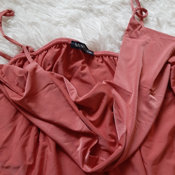 🆕️ PLUS Bodycon Mini Dress - Picture 4 of 4